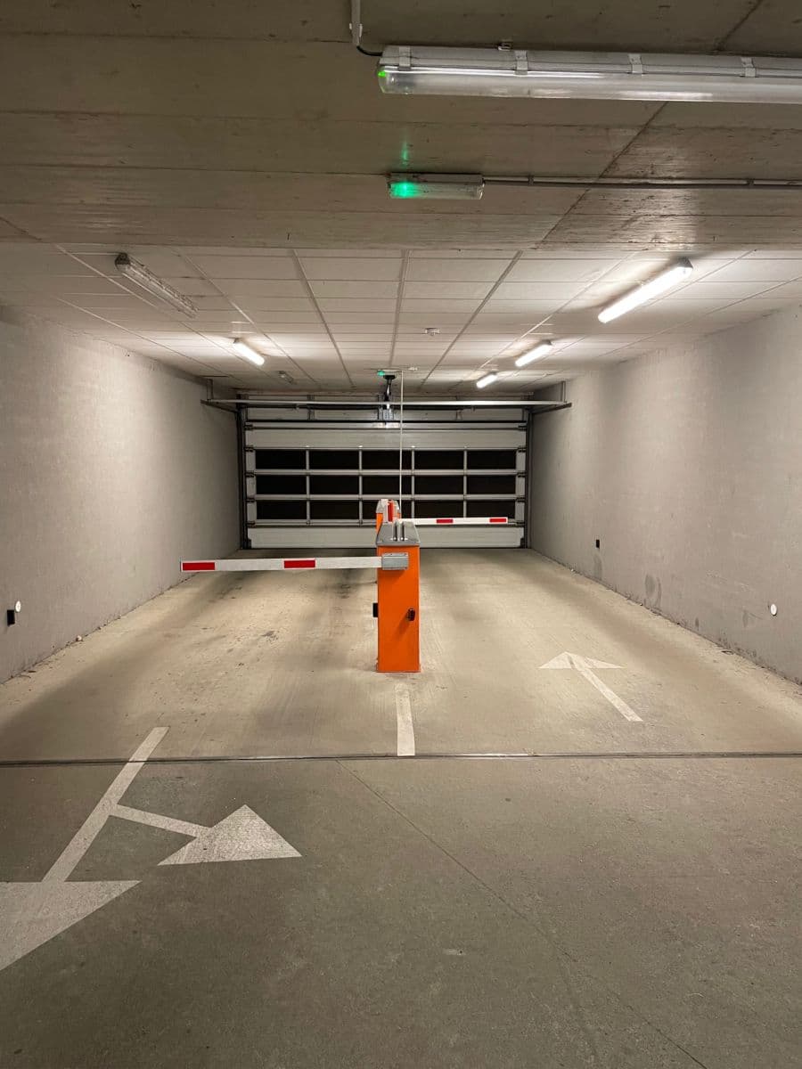 Pronájem garáže 13 m², Křenová, Brno, Jihomoravský kraj Pronájem garáže 13 m², Křenová, Brno, Jihomoravský kraj