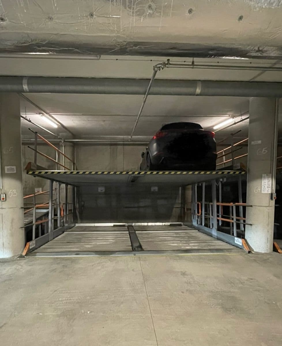 Pronájem garáže 13 m², Křenová, Brno, Jihomoravský kraj Pronájem garáže 13 m², Křenová, Brno, Jihomoravský kraj