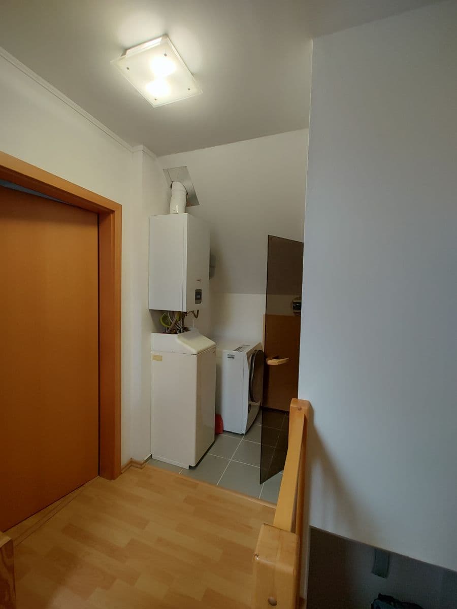 Prodej domu 109 m², pozemek 188 m², Zlatnická, Jenštejn, Středočeský kraj Prodej domu 109 m², pozemek 188 m², Zlatnická, Jenštejn, Středočeský kraj