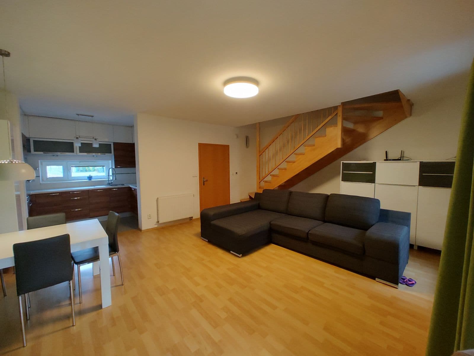 Prodej domu 109 m², pozemek 188 m², Zlatnická, Jenštejn, Středočeský kraj Prodej domu 109 m², pozemek 188 m², Zlatnická, Jenštejn, Středočeský kraj