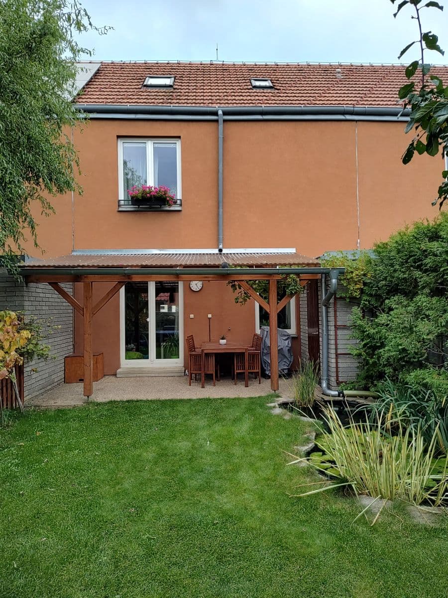 Prodej domu 109 m², pozemek 188 m², Zlatnická, Jenštejn, Středočeský kraj Prodej domu 109 m², pozemek 188 m², Zlatnická, Jenštejn, Středočeský kraj