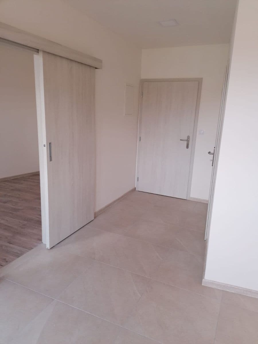 Pronájem bytu 2+kk 45 m², 4. května, Želechovice nad Dřevnicí, Zlínský kraj Pronájem bytu 2+kk 45 m², 4. května, Želechovice nad Dřevnicí, Zlínský kraj