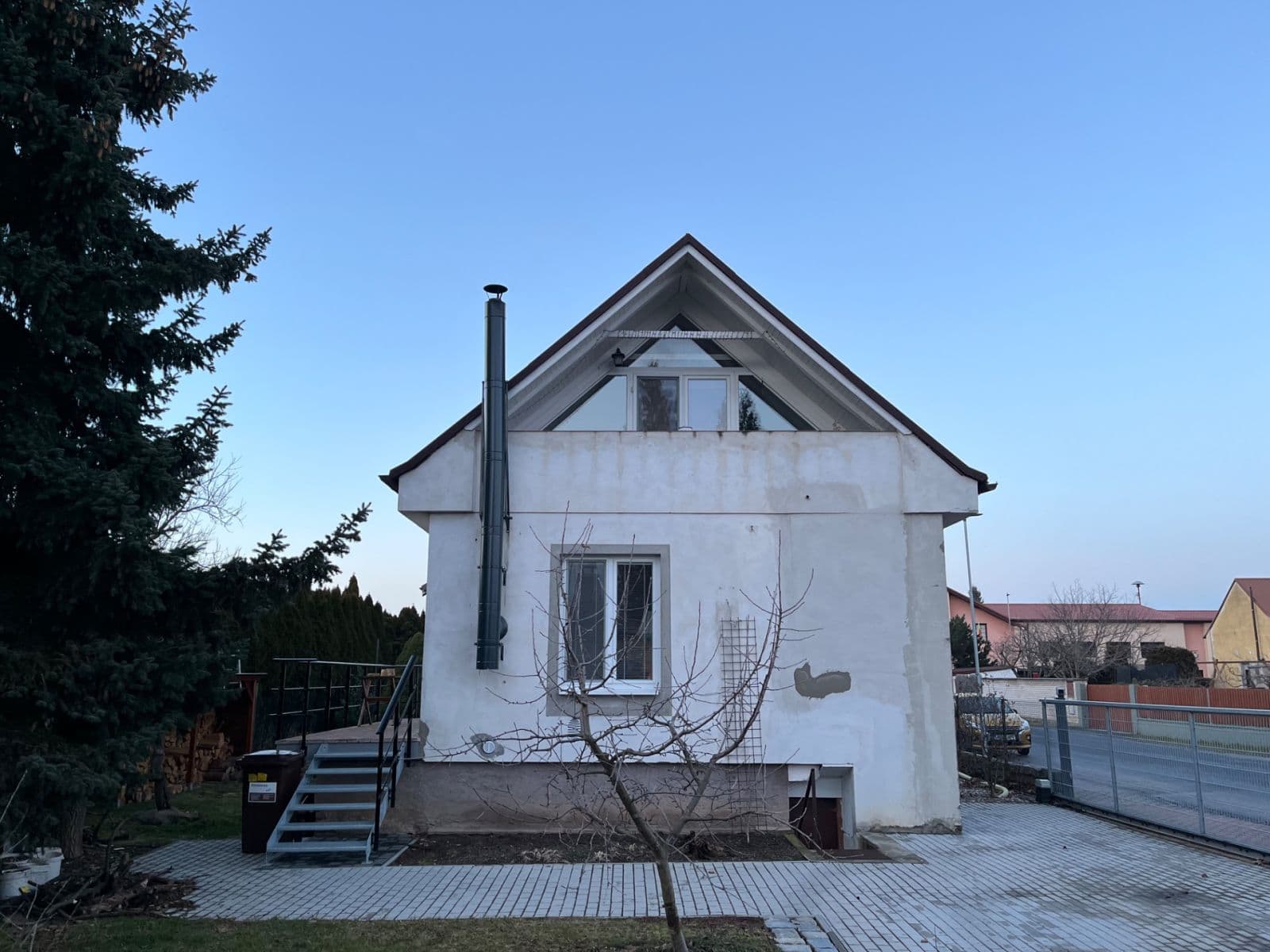 Prodej domu 224 m², pozemek 552 m², Káraný, Středočeský kraj Prodej domu 224 m², pozemek 552 m², Káraný, Středočeský kraj