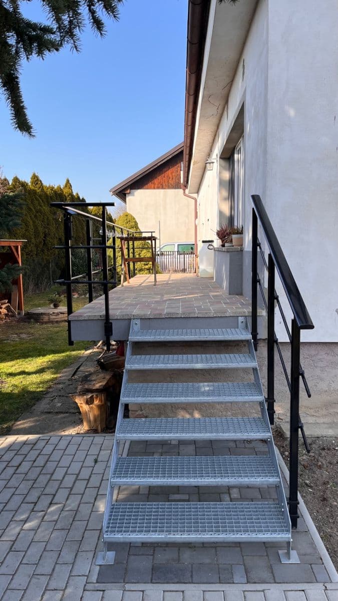 Prodej domu 224 m², pozemek 552 m², Káraný, Středočeský kraj Prodej domu 224 m², pozemek 552 m², Káraný, Středočeský kraj