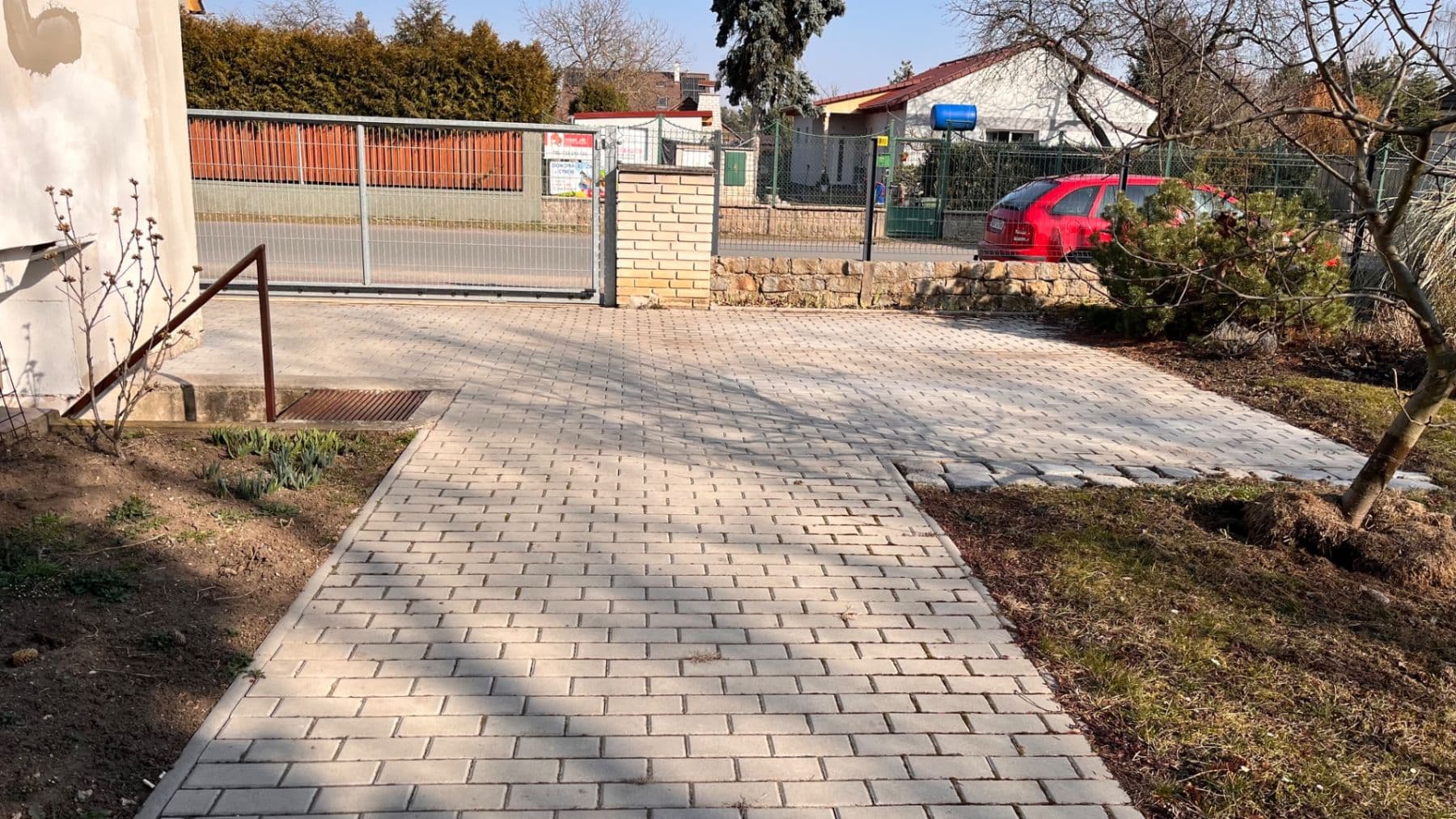 Prodej domu 224 m², pozemek 552 m², Káraný, Středočeský kraj Prodej domu 224 m², pozemek 552 m², Káraný, Středočeský kraj