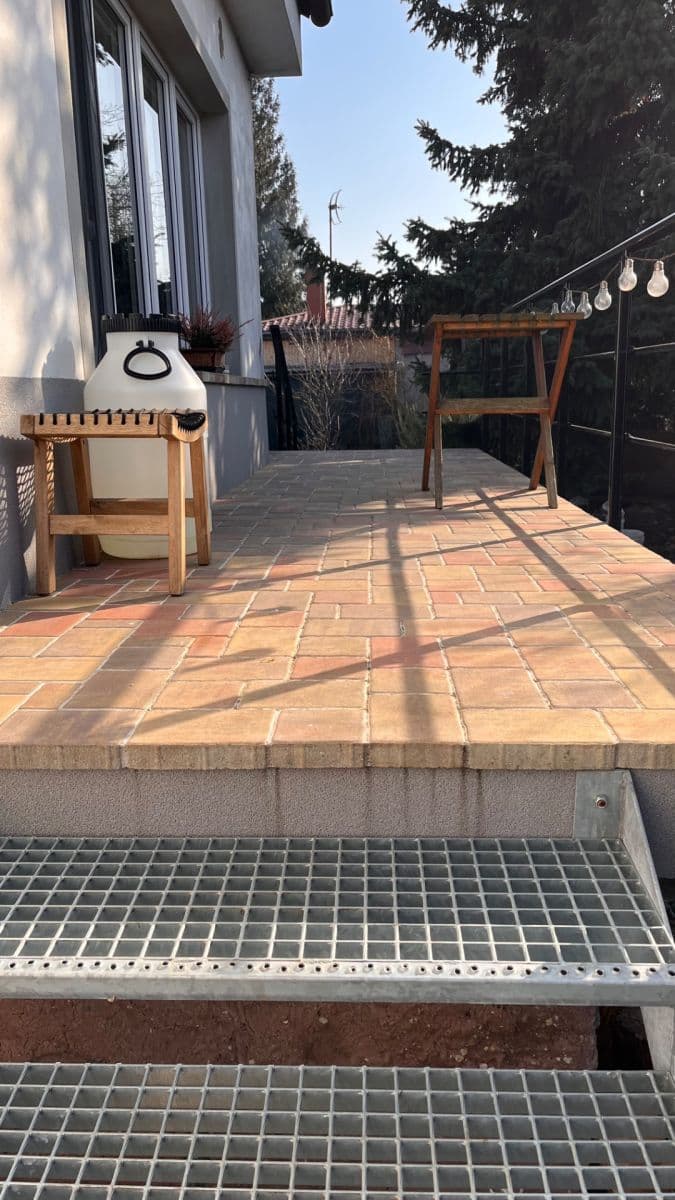 Prodej domu 224 m², pozemek 552 m², Káraný, Středočeský kraj Prodej domu 224 m², pozemek 552 m², Káraný, Středočeský kraj