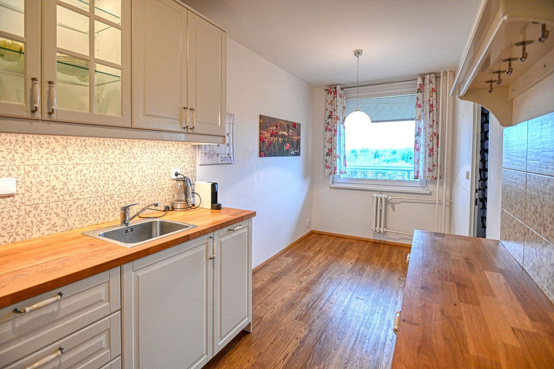 Prodej bytu 4+1 95 m², Vondroušova, Praha, Praha Prodej bytu 4+1 95 m², Vondroušova, Praha, Praha