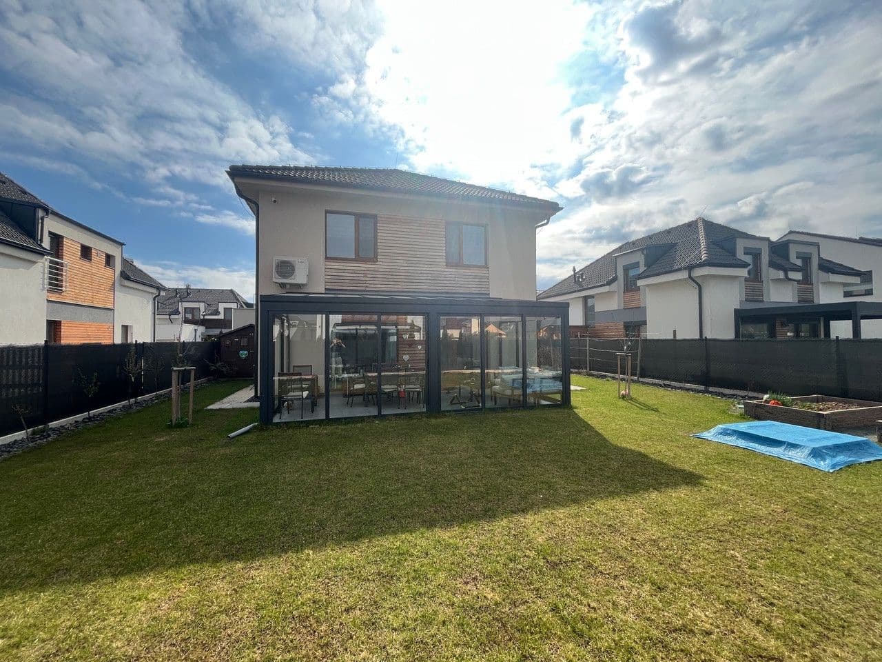 Prodej domu 137 m², pozemek 472 m², Modřínová, Zlonín, Středočeský kraj Prodej domu 137 m², pozemek 472 m², Modřínová, Zlonín, Středočeský kraj