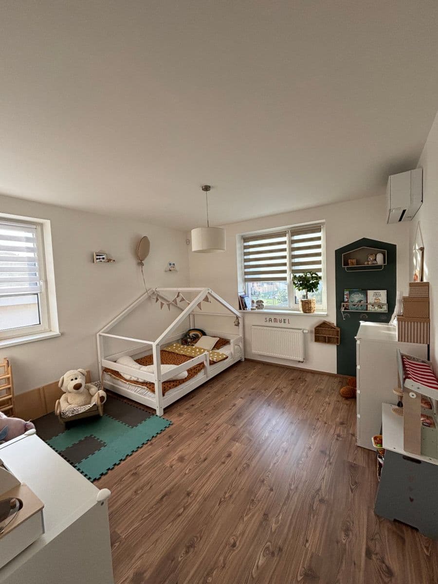 Prodej domu 137 m², pozemek 472 m², Modřínová, Zlonín, Středočeský kraj Prodej domu 137 m², pozemek 472 m², Modřínová, Zlonín, Středočeský kraj