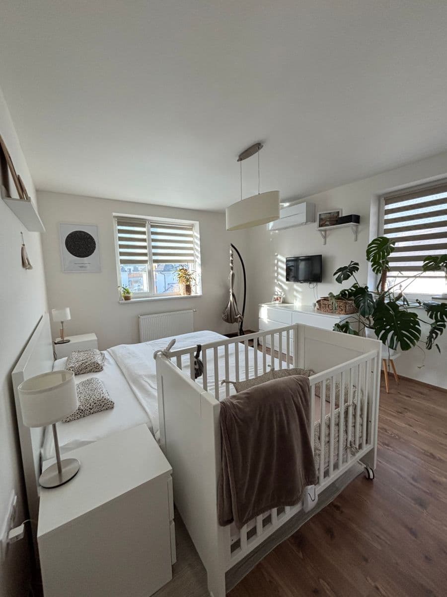 Prodej domu 137 m², pozemek 472 m², Modřínová, Zlonín, Středočeský kraj Prodej domu 137 m², pozemek 472 m², Modřínová, Zlonín, Středočeský kraj