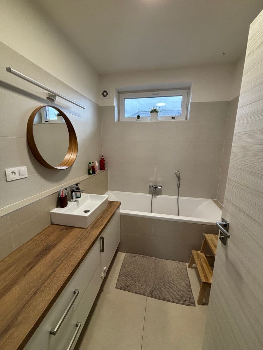 Prodej domu 137 m², pozemek 472 m², Modřínová, Zlonín, Středočeský kraj Prodej domu 137 m², pozemek 472 m², Modřínová, Zlonín, Středočeský kraj