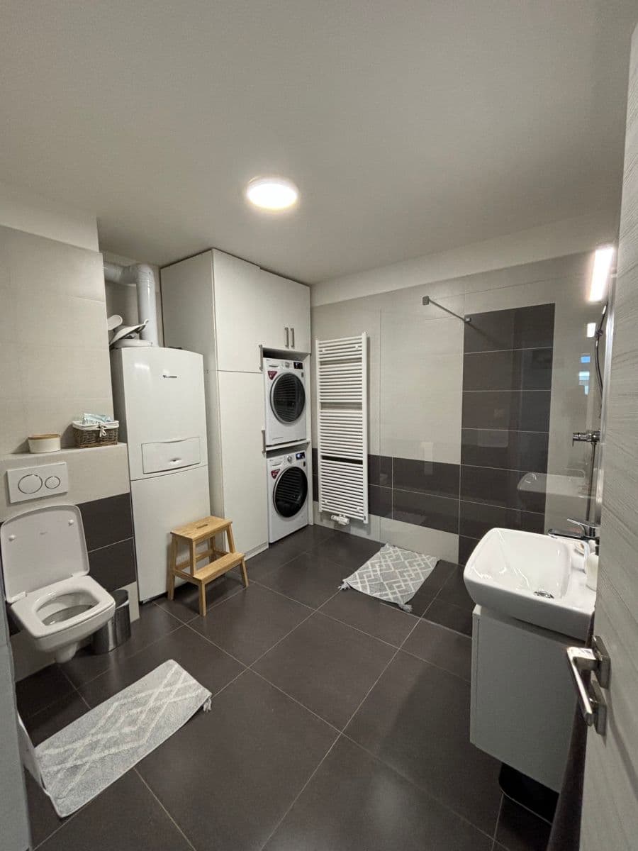 Prodej domu 137 m², pozemek 472 m², Modřínová, Zlonín, Středočeský kraj Prodej domu 137 m², pozemek 472 m², Modřínová, Zlonín, Středočeský kraj