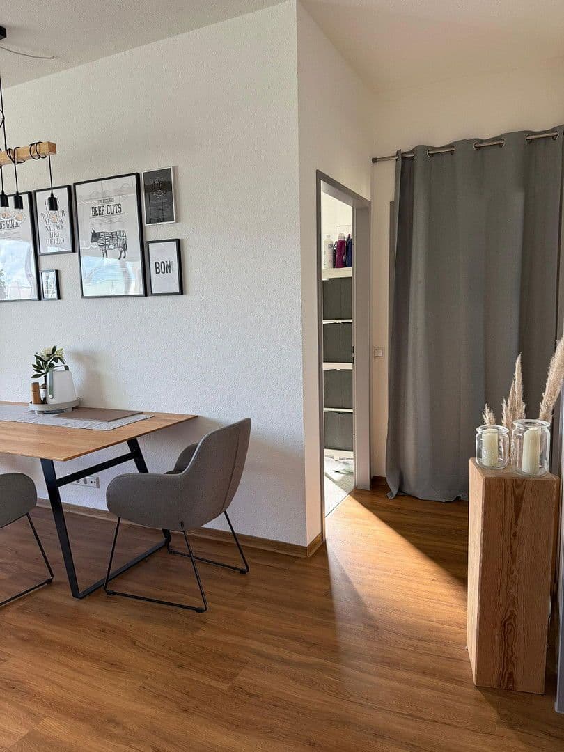 Pronájem bytu 3+1 92 m², Deutschordenstrasse 5, Bad Friedrichshall, Bádensko-Württembersko Pronájem bytu 3+1 92 m², Deutschordenstrasse 5, Bad Friedrichshall, Bádensko-Württembersko