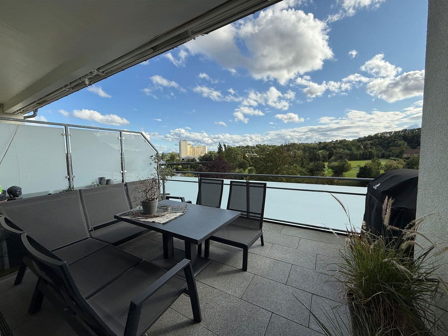 Pronájem bytu 3+1 92 m², Deutschordenstrasse 5, Bad Friedrichshall, Bádensko-Württembersko Pronájem bytu 3+1 92 m², Deutschordenstrasse 5, Bad Friedrichshall, Bádensko-Württembersko