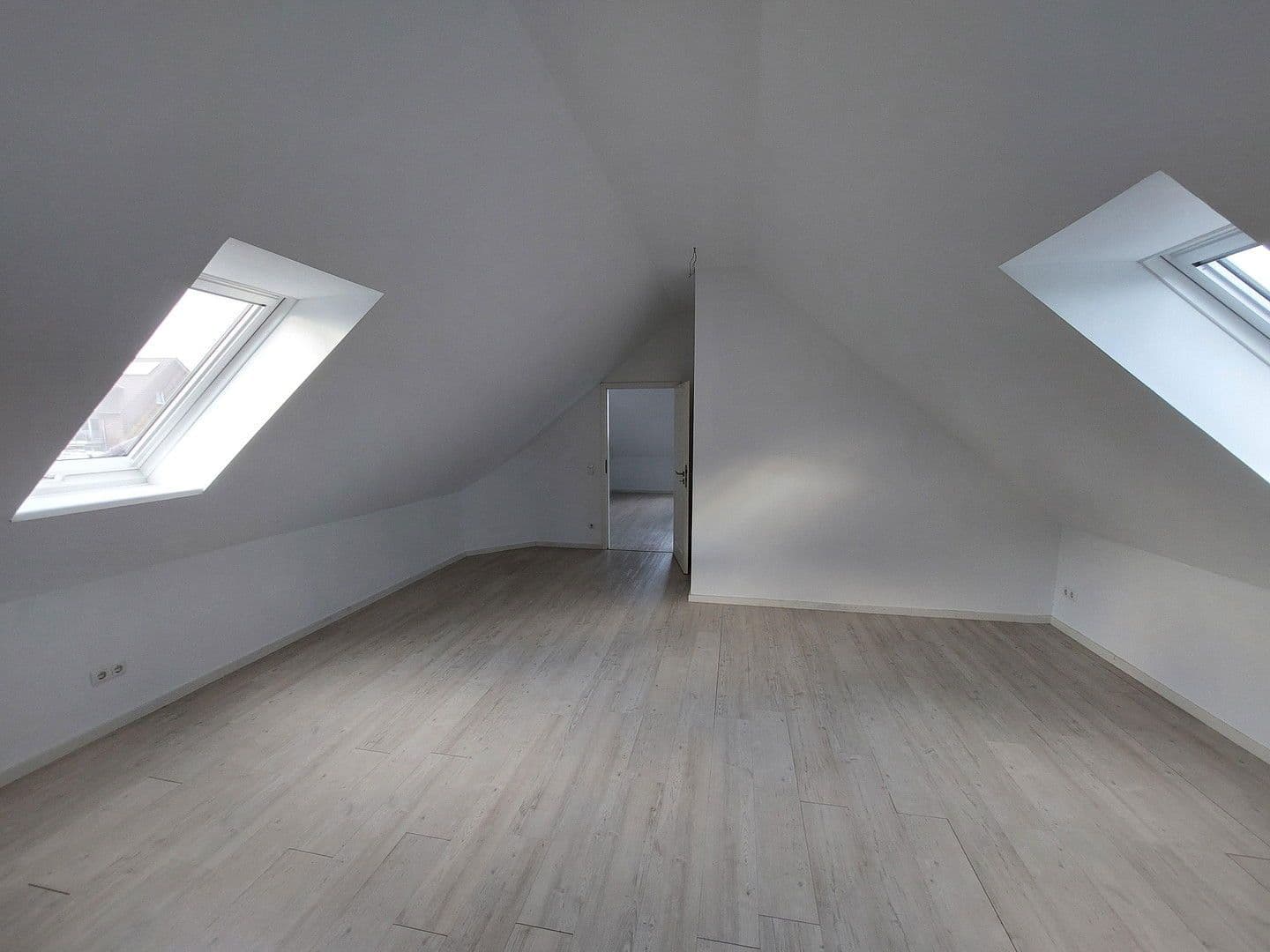 Prodej domu 196 m², pozemek 715 m², Drage, Dolní Sasko Prodej domu 196 m², pozemek 715 m², Drage, Dolní Sasko