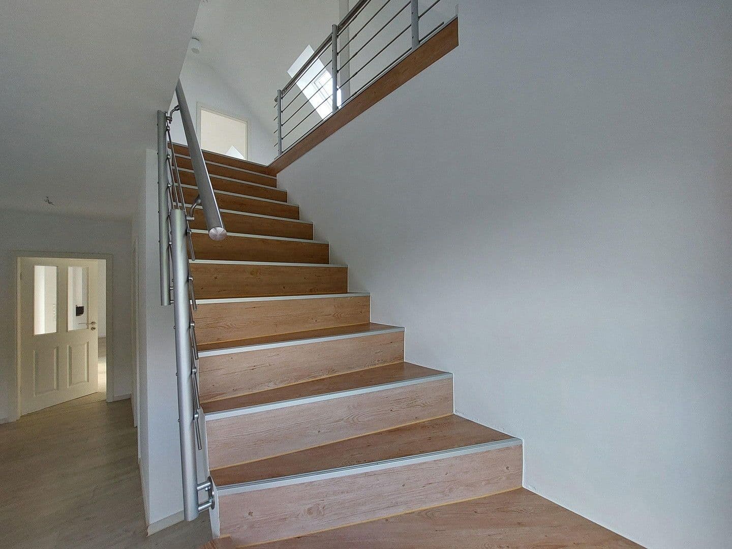 Prodej domu 196 m², pozemek 715 m², Drage, Dolní Sasko Prodej domu 196 m², pozemek 715 m², Drage, Dolní Sasko