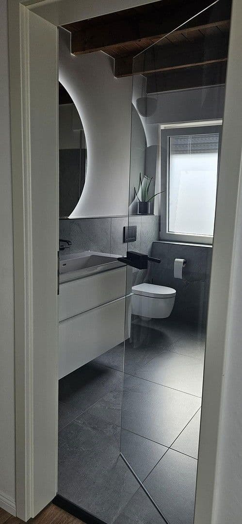 Prodej bytu 4+kk 139 m², Duisburg, Severní Porýní-Vestfálsko Prodej bytu 4+kk 139 m², Duisburg, Severní Porýní-Vestfálsko