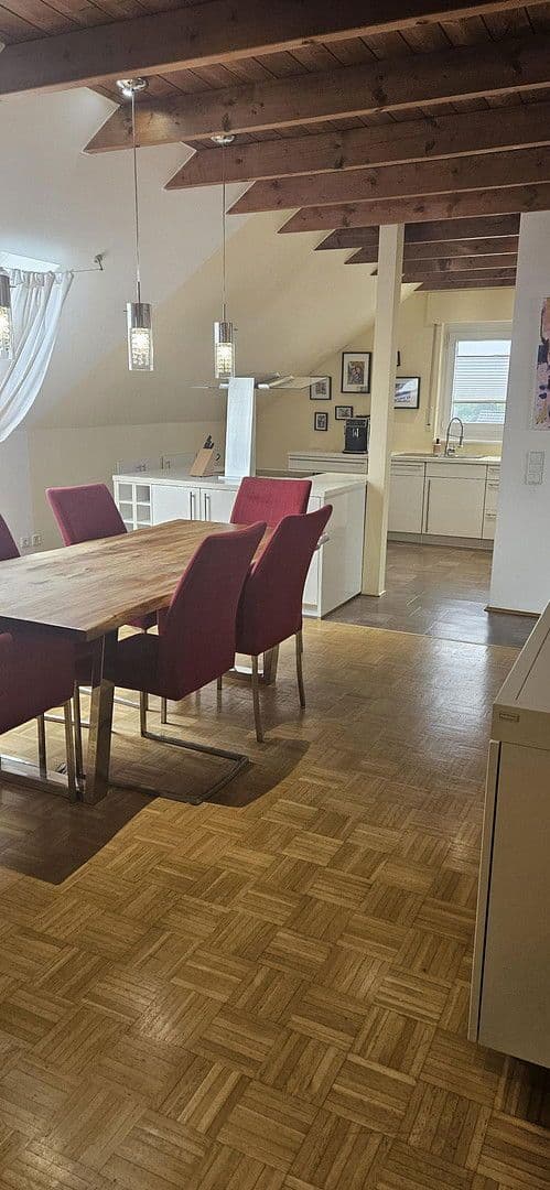 Prodej bytu 4+kk 139 m², Duisburg, Severní Porýní-Vestfálsko Prodej bytu 4+kk 139 m², Duisburg, Severní Porýní-Vestfálsko