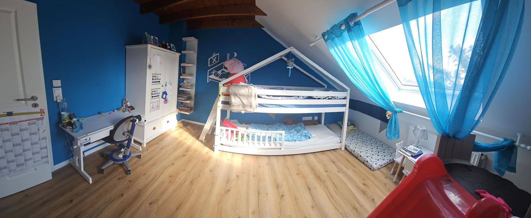 Prodej bytu 4+kk 139 m², Duisburg, Severní Porýní-Vestfálsko Prodej bytu 4+kk 139 m², Duisburg, Severní Porýní-Vestfálsko