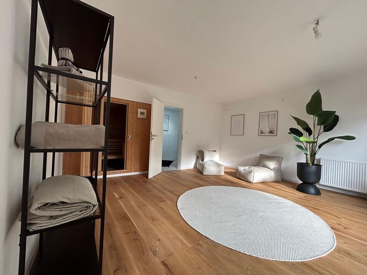 Prodej domu 250 m², pozemek 980 m², Dahlienstraße 9, Upgant-Schott, Dolní Sasko Prodej domu 250 m², pozemek 980 m², Dahlienstraße 9, Upgant-Schott, Dolní Sasko