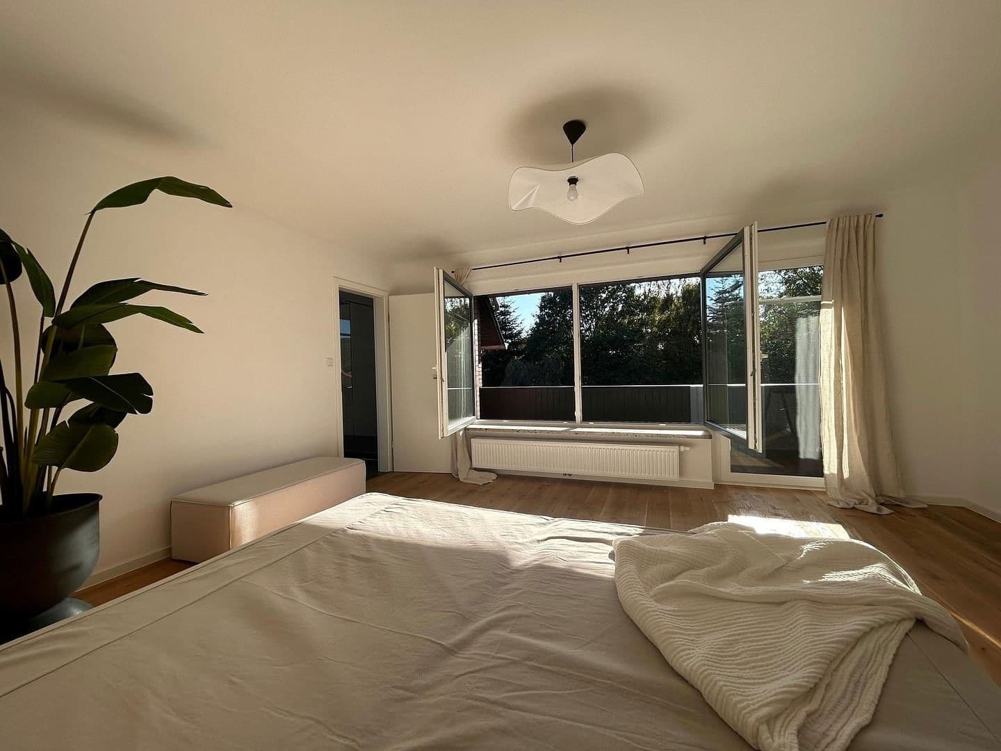 Prodej domu 250 m², pozemek 980 m², Dahlienstraße 9, Upgant-Schott, Dolní Sasko Prodej domu 250 m², pozemek 980 m², Dahlienstraße 9, Upgant-Schott, Dolní Sasko