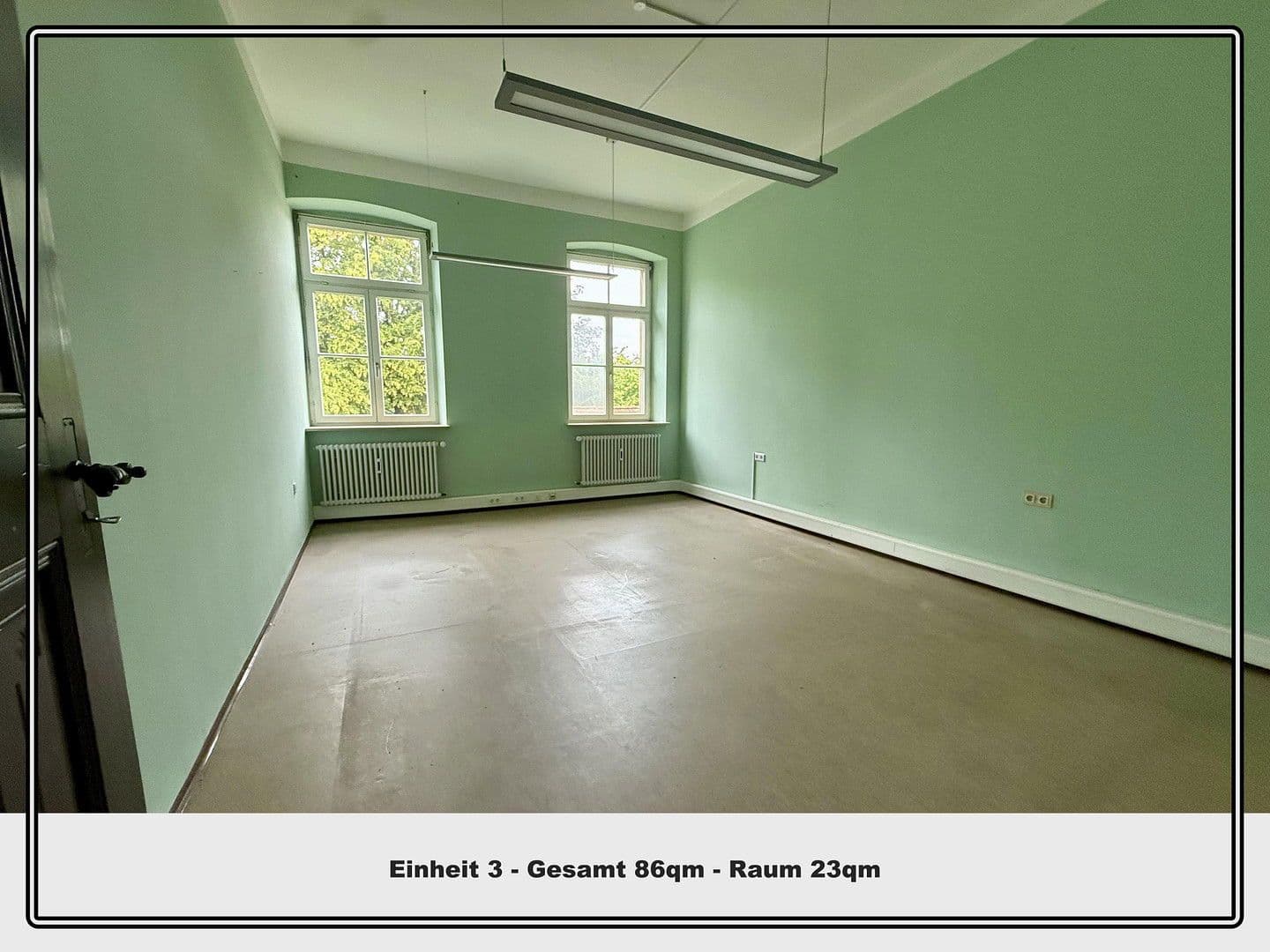 Pronájem kanceláře 127 m², Adelhofer Straße, Uffenheim, Bavorsko Pronájem kanceláře 127 m², Adelhofer Straße, Uffenheim, Bavorsko