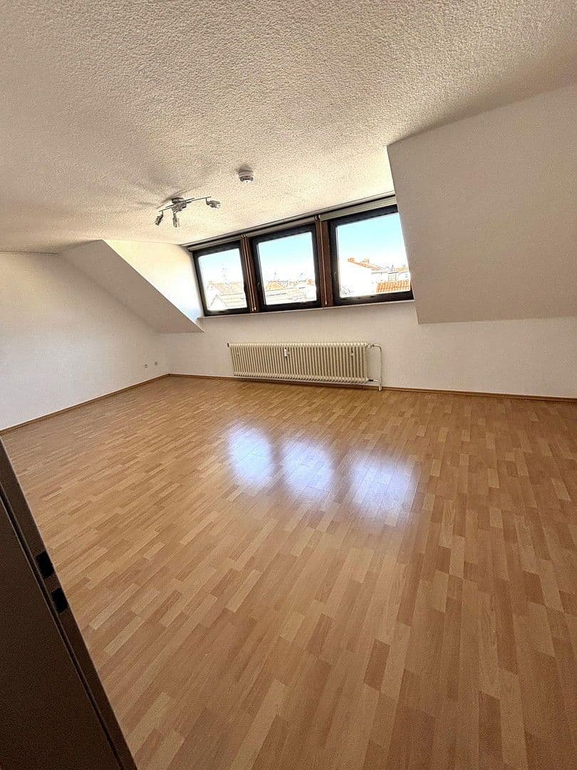 Prodej domu 443 m², pozemek 263 m², Frankfurt, Hessen Prodej domu 443 m², pozemek 263 m², Frankfurt, Hessen