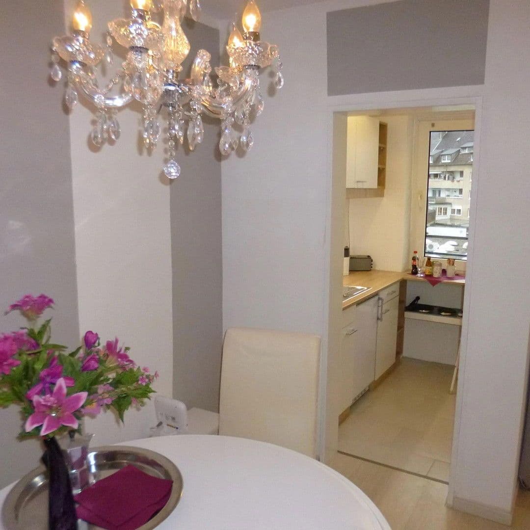 Pronájem bytu 1+kk 40 m², Martinstr, Düsseldorf, Severní Porýní-Vestfálsko Pronájem bytu 1+kk 40 m², Martinstr, Düsseldorf, Severní Porýní-Vestfálsko