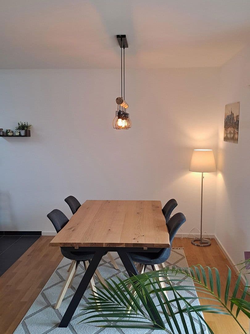 Pronájem bytu 2+1 70 m², Marktstraße 53, Frankfurt, Hessen Pronájem bytu 2+1 70 m², Marktstraße 53, Frankfurt, Hessen