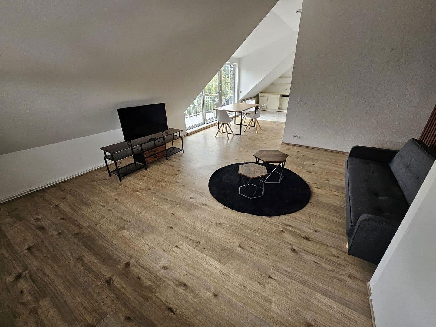 Pronájem bytu 2+1 66 m², Bausdorfstraße 1, Berlin, Berlín Pronájem bytu 2+1 66 m², Bausdorfstraße 1, Berlin, Berlín