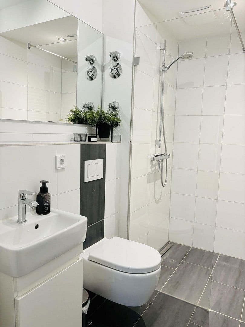 Pronájem bytu 3+1 94 m², Hamburg, Hamburg Pronájem bytu 3+1 94 m², Hamburg, Hamburg