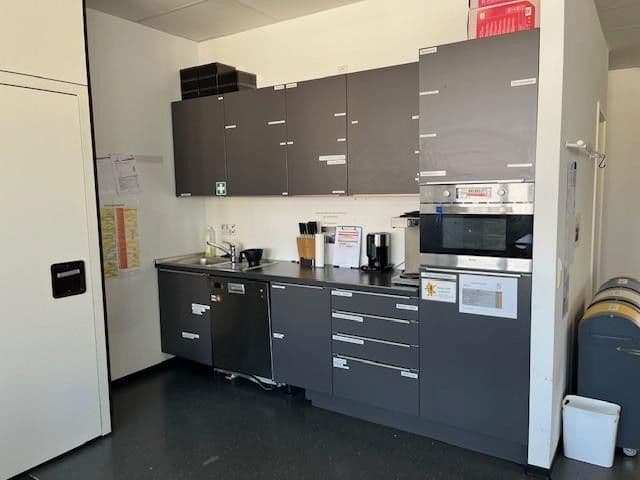 Pronájem kanceláře 270 m², Breitwiesenstraße 13, Stuttgart, Bádensko-Württembersko Pronájem kanceláře 270 m², Breitwiesenstraße 13, Stuttgart, Bádensko-Württembersko