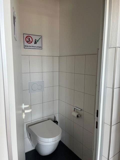 Pronájem kanceláře 270 m², Breitwiesenstraße 13, Stuttgart, Bádensko-Württembersko Pronájem kanceláře 270 m², Breitwiesenstraße 13, Stuttgart, Bádensko-Württembersko