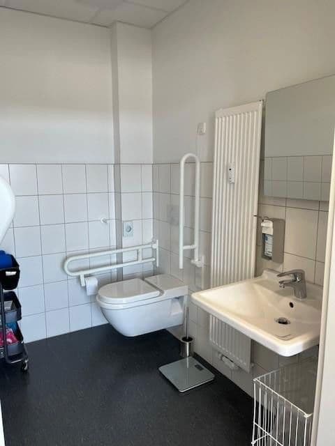 Pronájem kanceláře 270 m², Breitwiesenstraße 13, Stuttgart, Bádensko-Württembersko Pronájem kanceláře 270 m², Breitwiesenstraße 13, Stuttgart, Bádensko-Württembersko