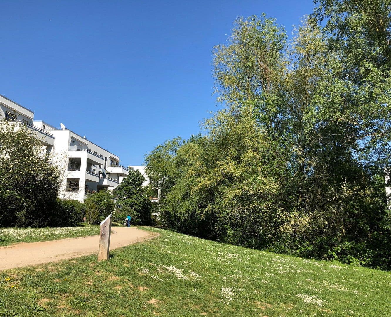 Pronájem bytu 2+1 61 m², Olof-Palme-Straße 11b, Frankfurt am Main, Hessen Pronájem bytu 2+1 61 m², Olof-Palme-Straße 11b, Frankfurt am Main, Hessen