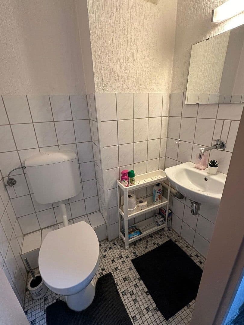 Pronájem bytu 3+1 75 m², Metterstr. 47, Sachsenheim, Bádensko-Württembersko Pronájem bytu 3+1 75 m², Metterstr. 47, Sachsenheim, Bádensko-Württembersko