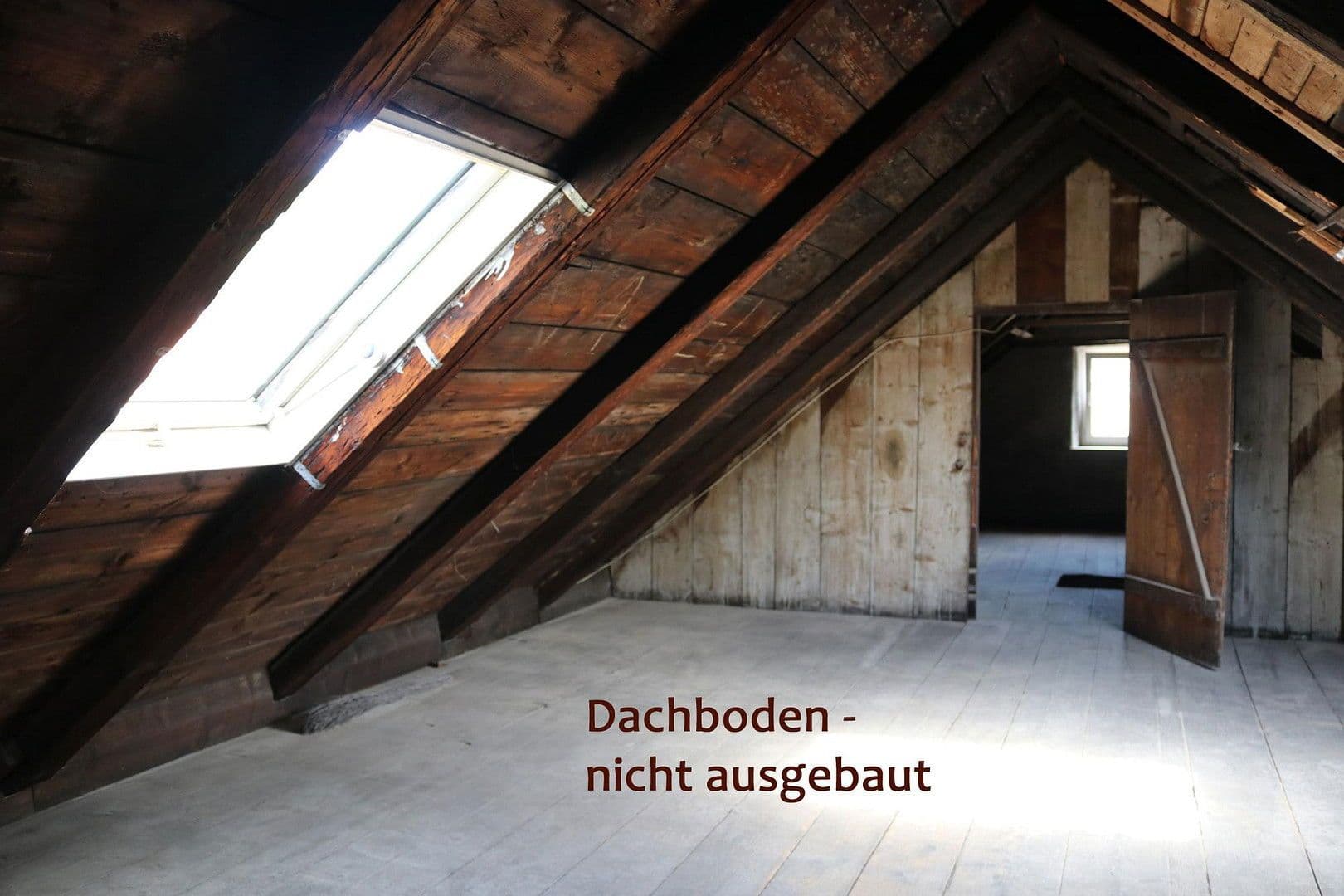 Prodej domu 520 m², pozemek 629 m², Bad Berneck im Fichtelgebirge, Bavorsko Prodej domu 520 m², pozemek 629 m², Bad Berneck im Fichtelgebirge, Bavorsko