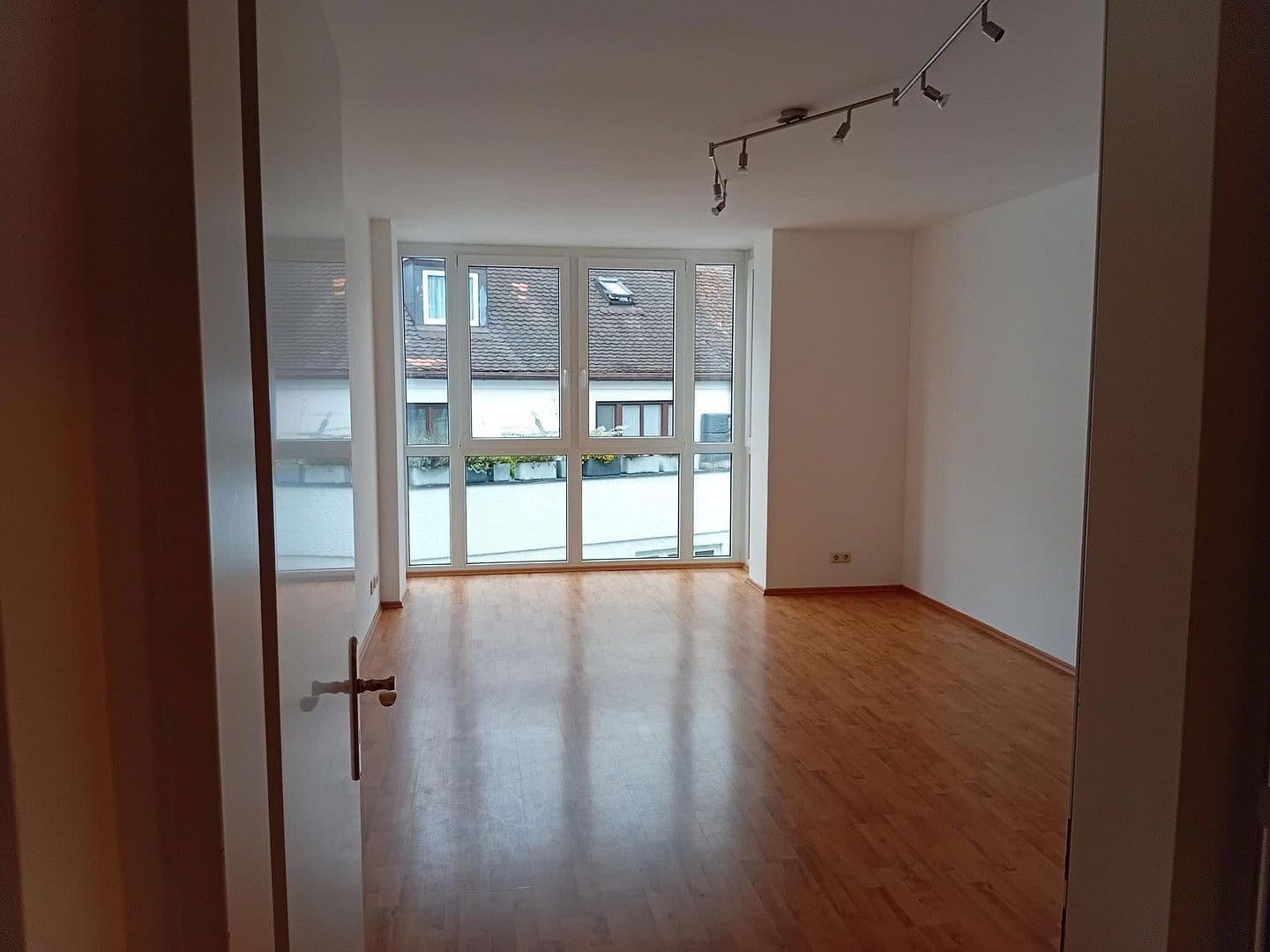 Pronájem bytu 1+1 40 m², Augsburger Str. 43, Dachau, Bavorsko Pronájem bytu 1+1 40 m², Augsburger Str. 43, Dachau, Bavorsko