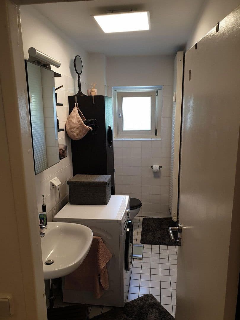 Pronájem bytu 5+1 100 m², Lupsteiner Weg 36, Berlin, Berlín Pronájem bytu 5+1 100 m², Lupsteiner Weg 36, Berlin, Berlín