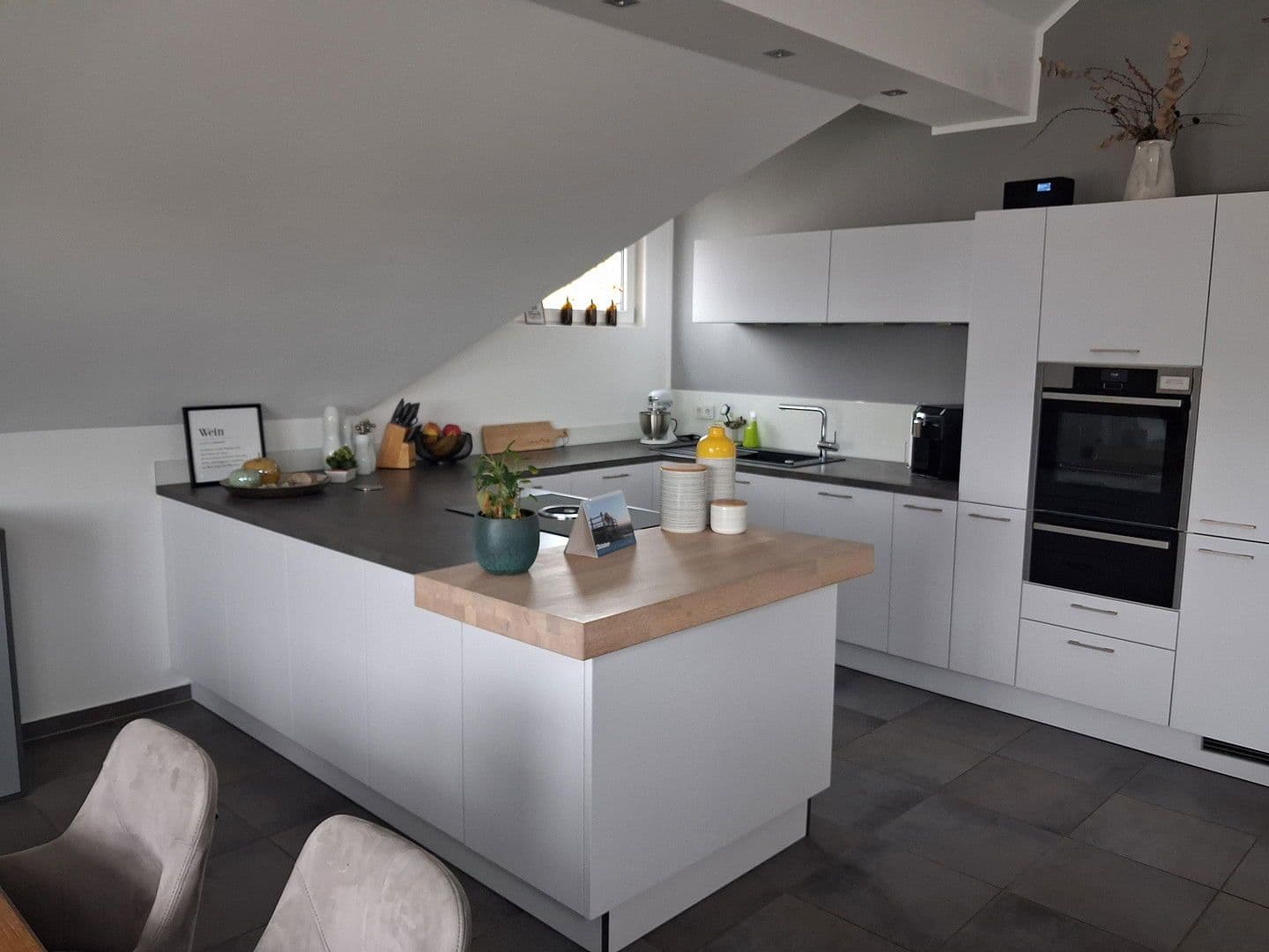 Pronájem bytu 4+1 144 m², Kastellaun, Porýní-Falc Pronájem bytu 4+1 144 m², Kastellaun, Porýní-Falc