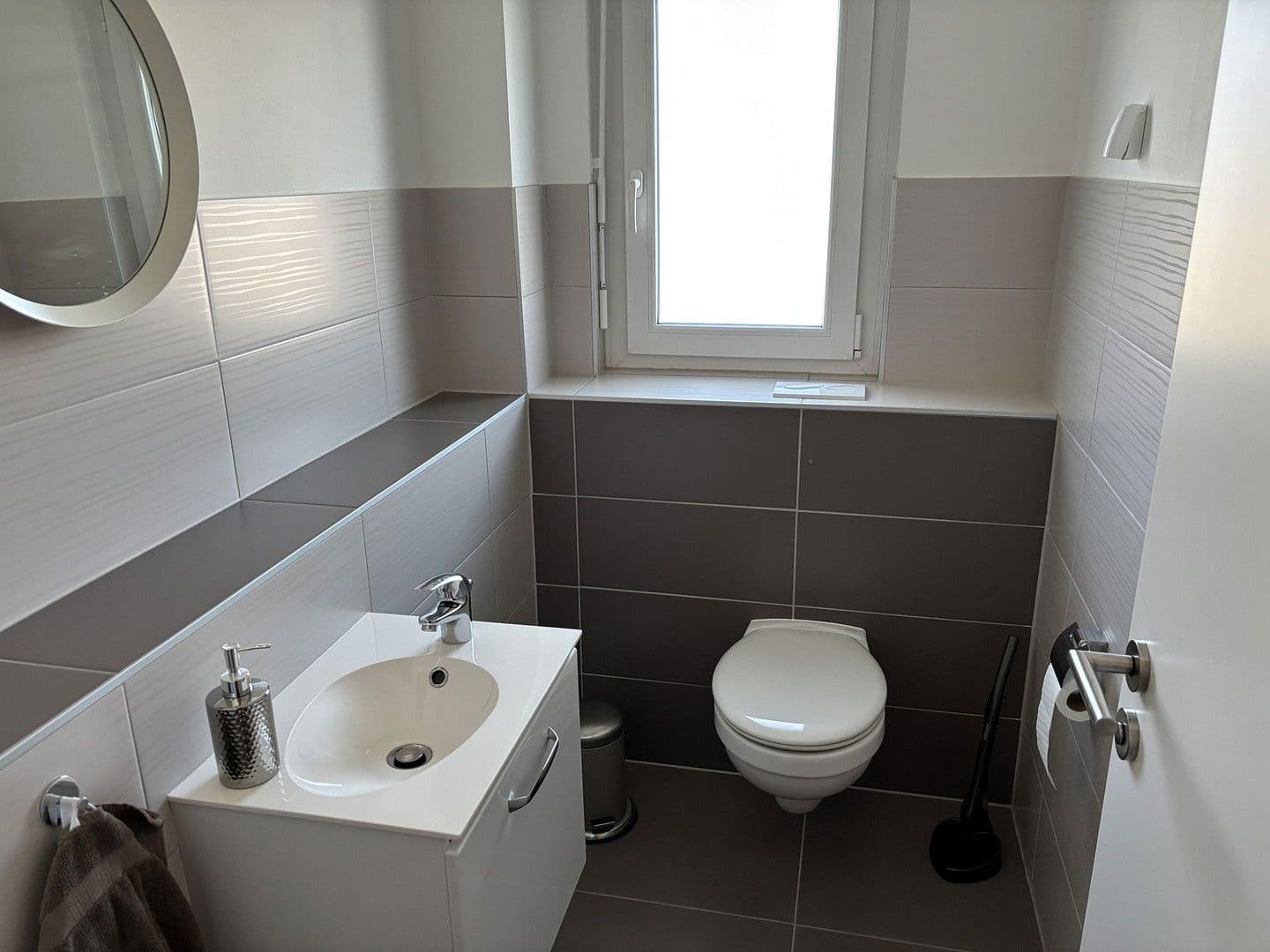 Pronájem bytu 5+1 185 m², Kieselbronner Straße 40, Pforzheim, Bádensko-Württembersko Pronájem bytu 5+1 185 m², Kieselbronner Straße 40, Pforzheim, Bádensko-Württembersko