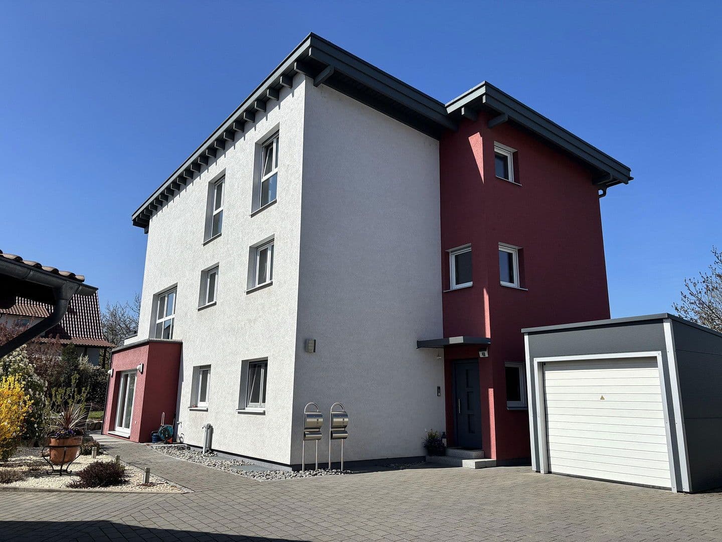 Pronájem bytu 5+1 185 m², Kieselbronner Straße 40, Pforzheim, Bádensko-Württembersko Pronájem bytu 5+1 185 m², Kieselbronner Straße 40, Pforzheim, Bádensko-Württembersko