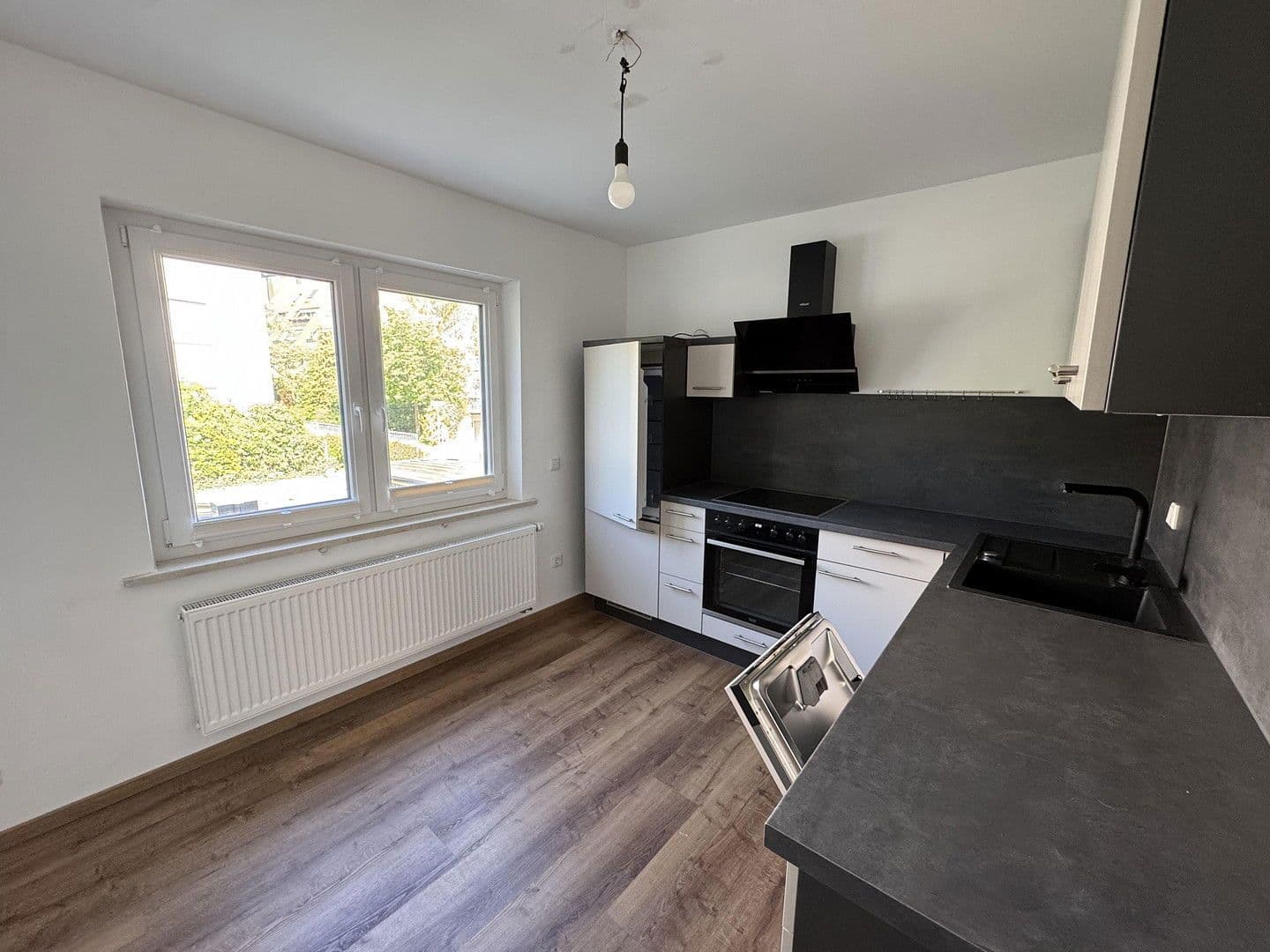 Pronájem bytu 2+1 78 m², Wilhelmstraße, Stein, Bavorsko Pronájem bytu 2+1 78 m², Wilhelmstraße, Stein, Bavorsko