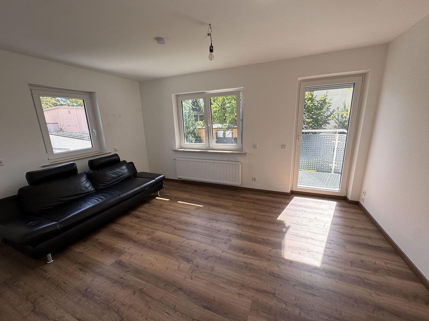 Pronájem bytu 2+1 78 m², Wilhelmstraße, Stein, Bavorsko Pronájem bytu 2+1 78 m², Wilhelmstraße, Stein, Bavorsko