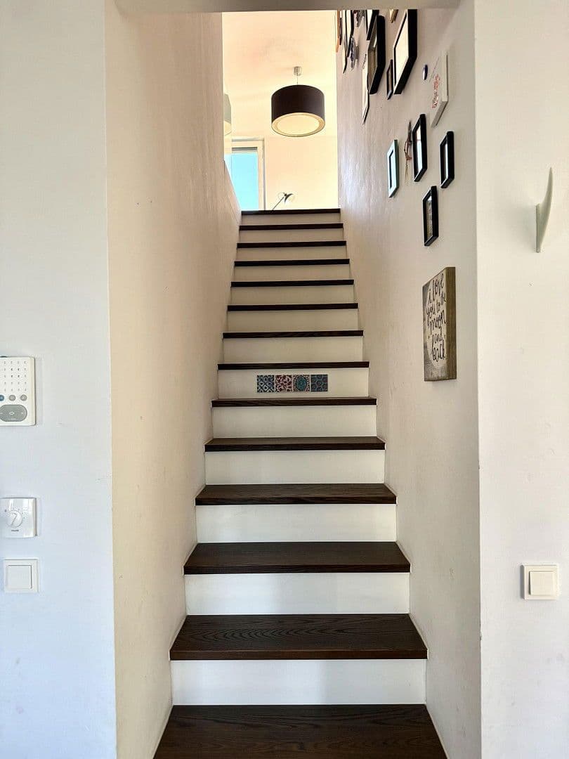 Pronájem bytu 3+1 93 m², München, Bavorsko Pronájem bytu 3+1 93 m², München, Bavorsko