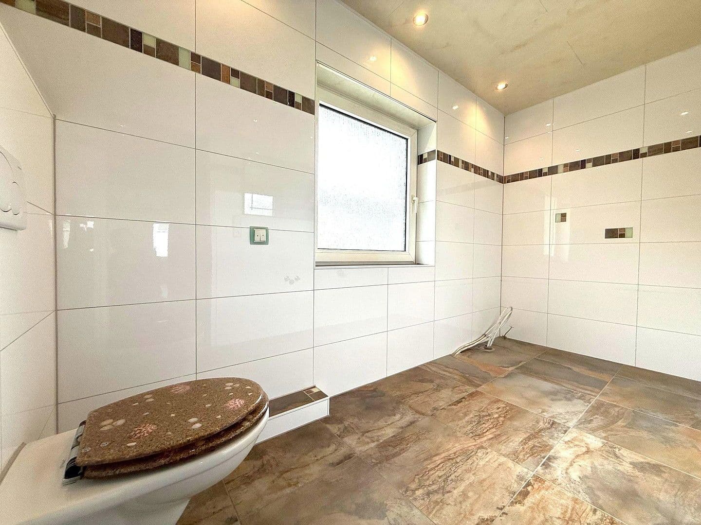 Prodej domu 144 m², pozemek 270 m², Vogelherdstr. 15c, Zirndorf, Bavorsko Prodej domu 144 m², pozemek 270 m², Vogelherdstr. 15c, Zirndorf, Bavorsko