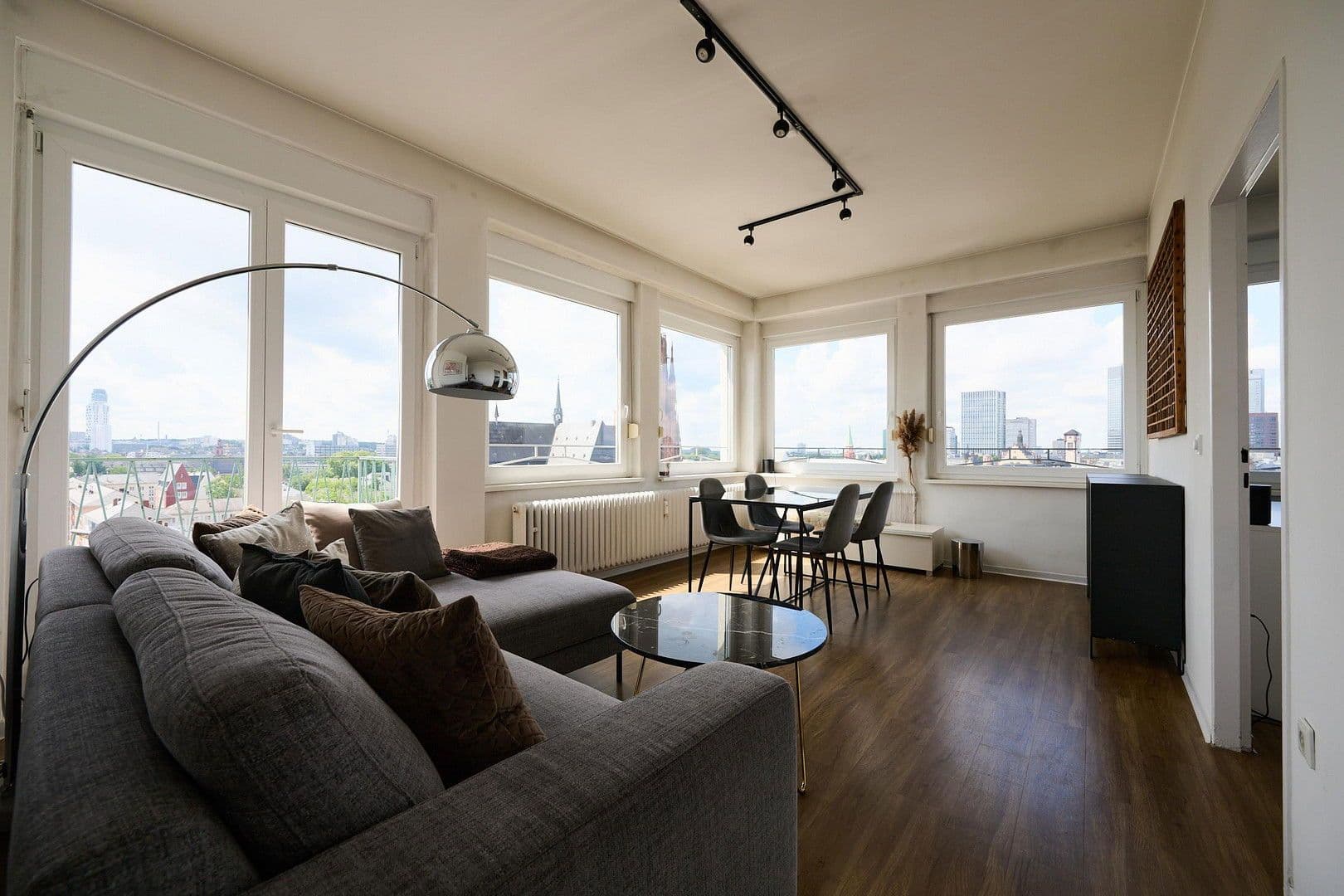 Pronájem bytu 2+1 52 m², Fahrgasse, Frankfurt am Main, Hessen Pronájem bytu 2+1 52 m², Fahrgasse, Frankfurt am Main, Hessen