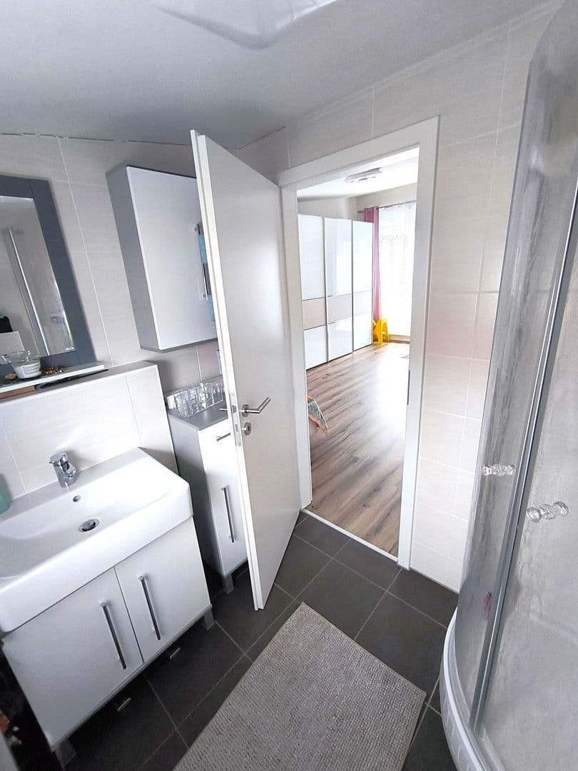 Prodej domu 138 m², pozemek 229 m², Adelsdorf, Bavorsko Prodej domu 138 m², pozemek 229 m², Adelsdorf, Bavorsko