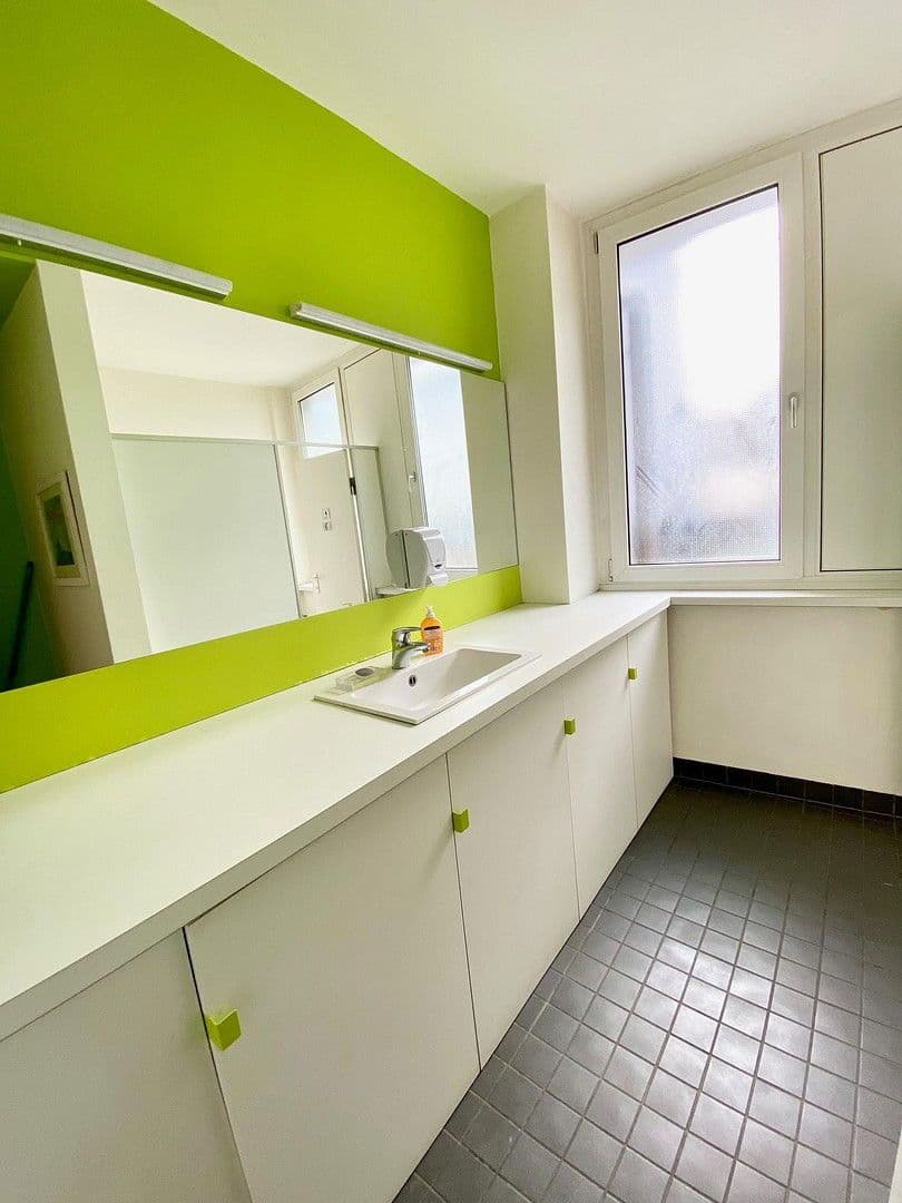 Pronájem kanceláře 400 m², Brecherspitzstr.8, München, Bavorsko Pronájem kanceláře 400 m², Brecherspitzstr.8, München, Bavorsko