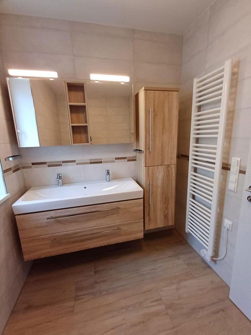 Pronájem bytu 4+1 99 m², Bad Abbach, Bavorsko Pronájem bytu 4+1 99 m², Bad Abbach, Bavorsko